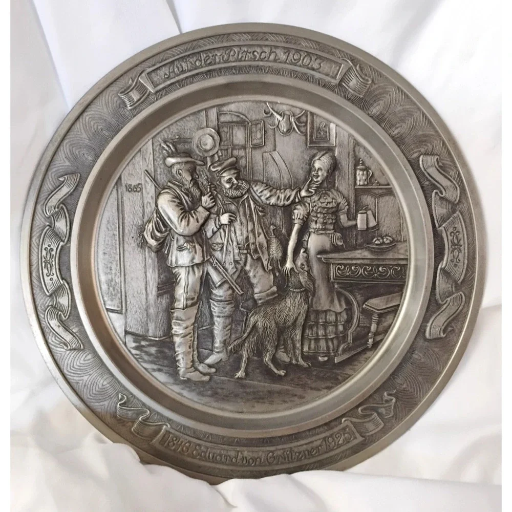 Rein Zinn collection plate vintage wall plate Eduard von Grützner  Germany 9.25